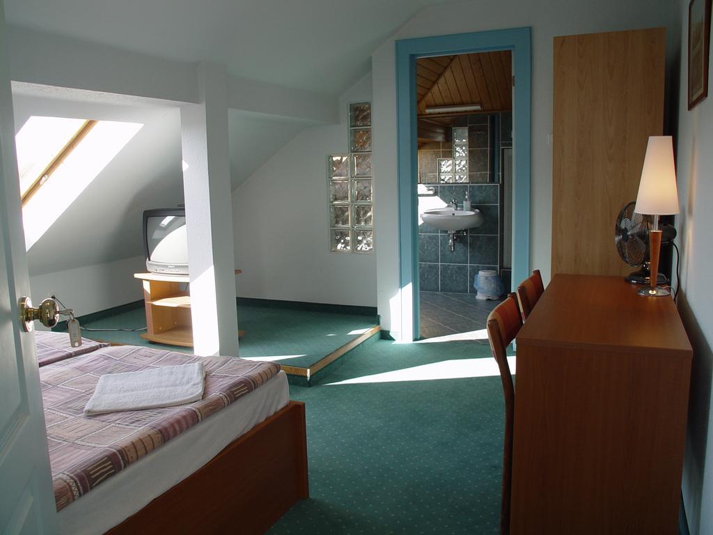 Hotel Menthol Budapest Esterno foto